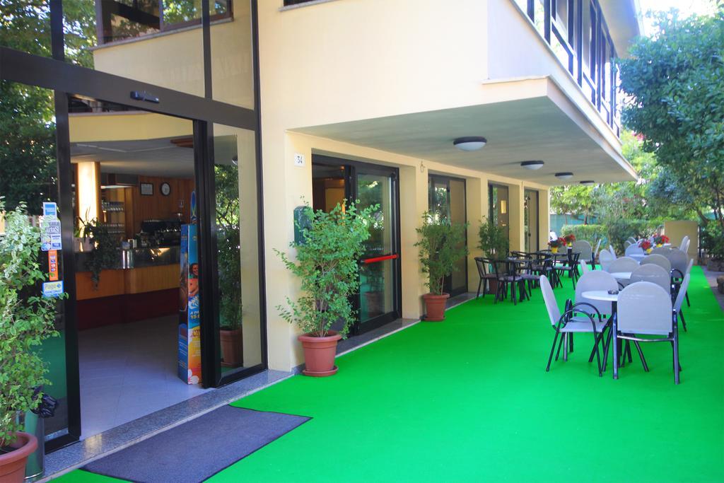 Club Hotel Residence Cesenatico Extérieur photo