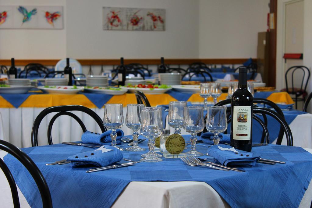 Club Hotel Residence Cesenatico Extérieur photo