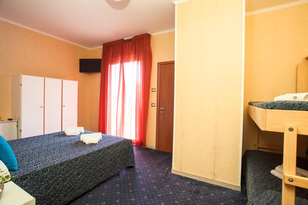 Club Hotel Residence Cesenatico Extérieur photo